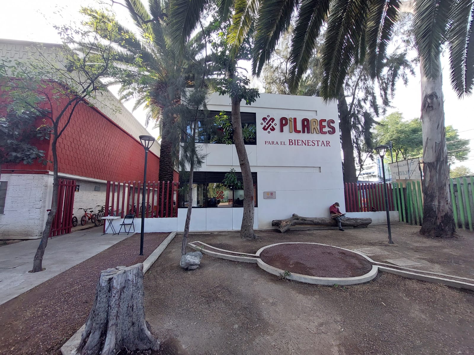 RICARDO FLORES MAGON